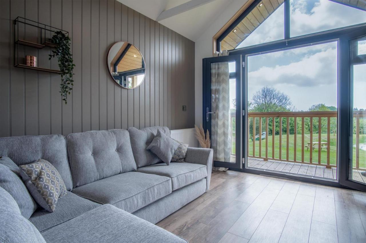 Cabin In The Woods - 1 Bedroom Lodge - Kilgetty Stepaside  Esterno foto